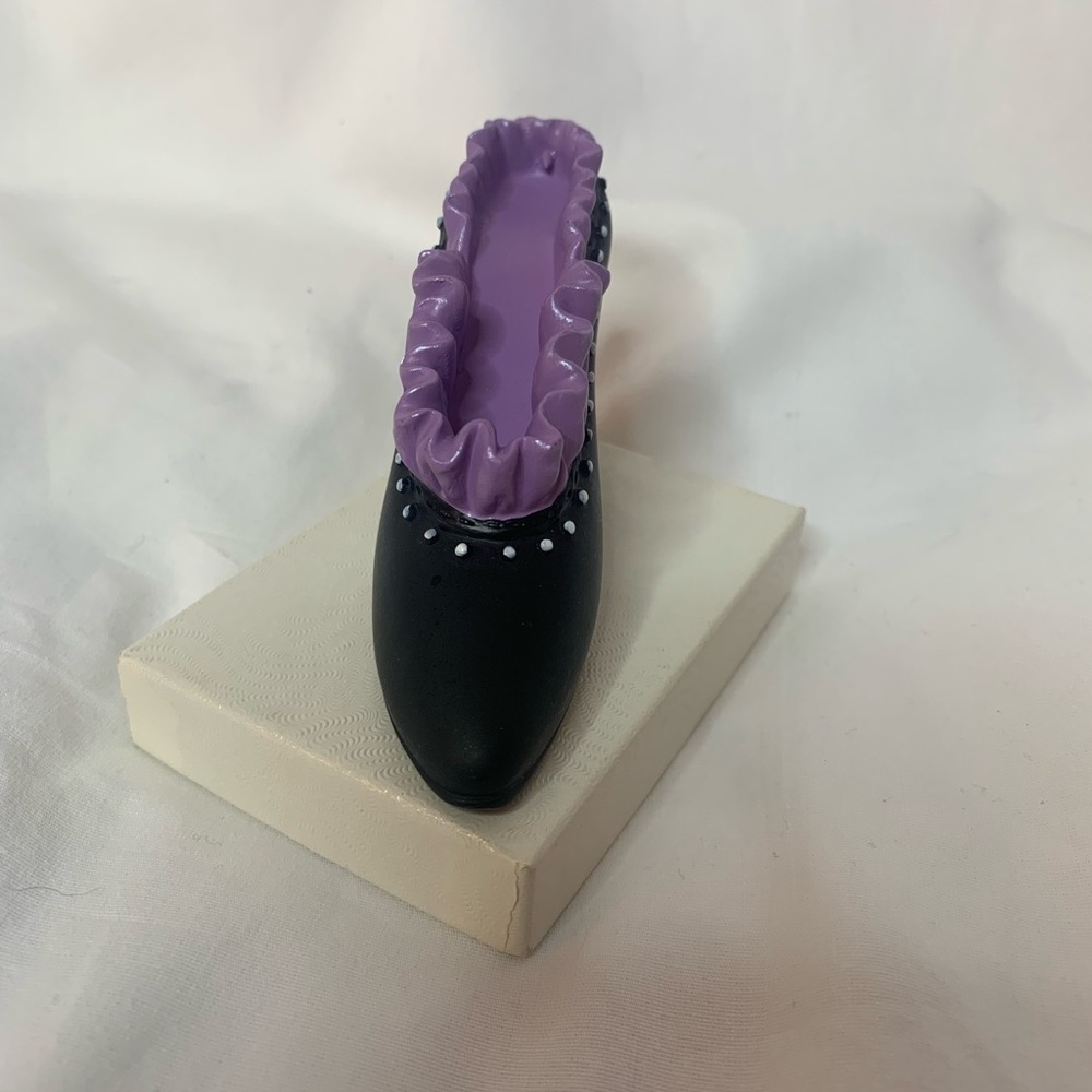 miniature collectible shoe, high heel pump, black with purple ruffle - Picture 2 of 7